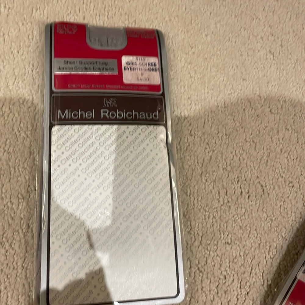 Michel Robichaud Nylons🏯